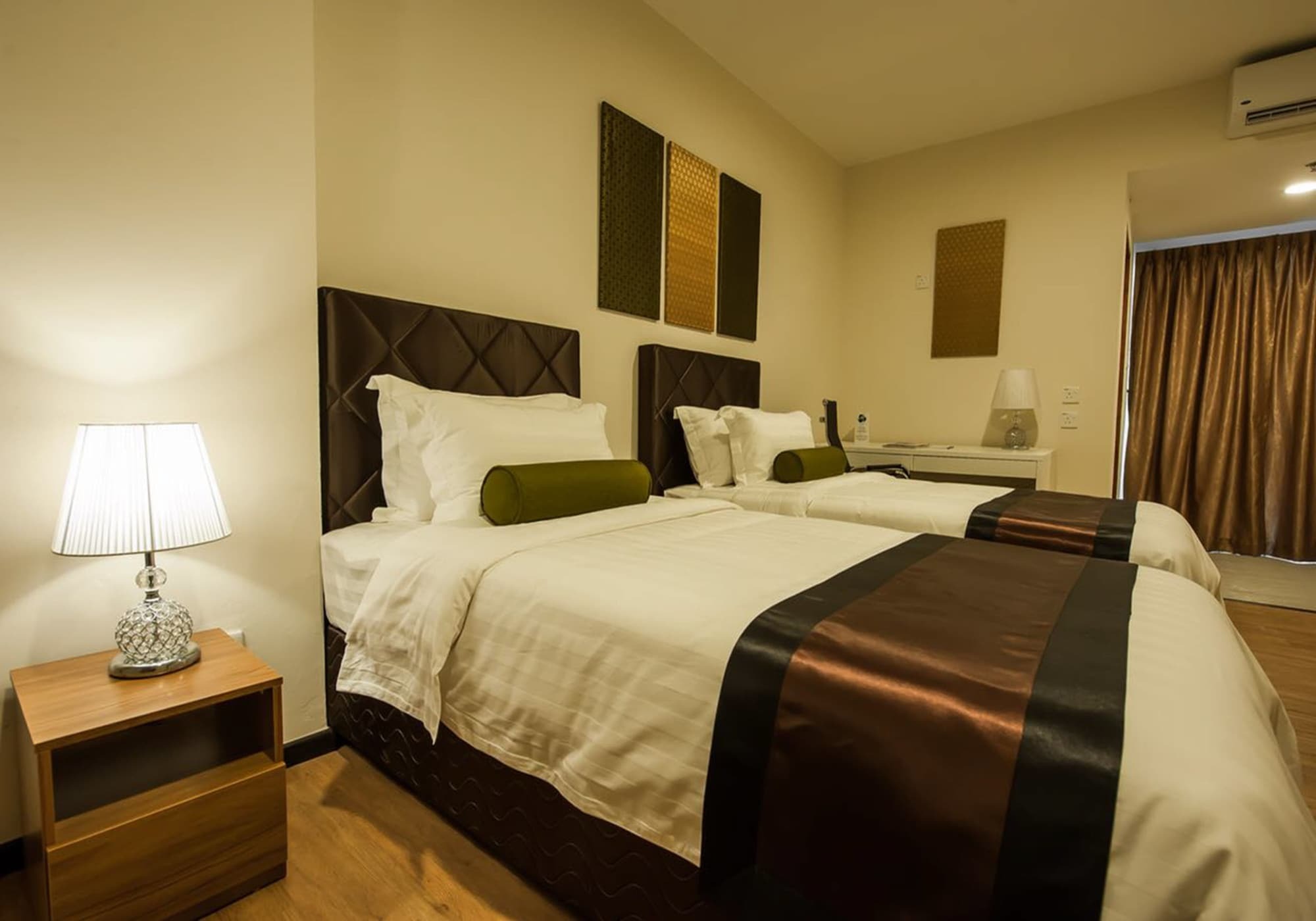 Aman Hills Hotel Kampong Timbunan Bagian luar foto